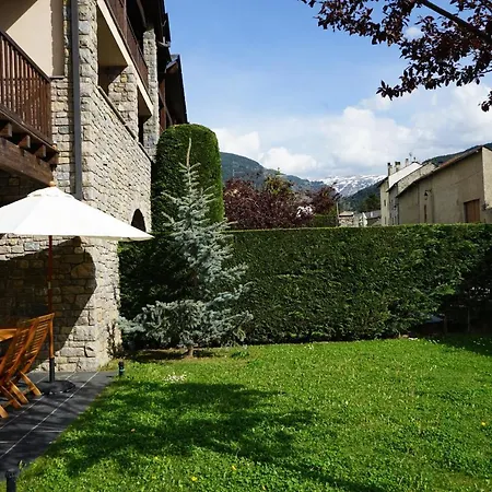 Con Jardin En La Cerdanya